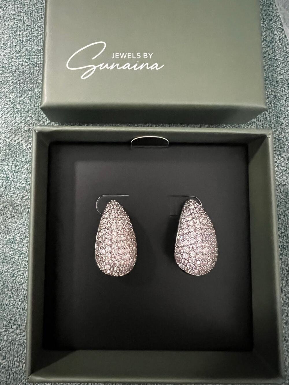 NIB Jewels by Sunaina Narina Teardrop Pavé Stud Earrings - Silver